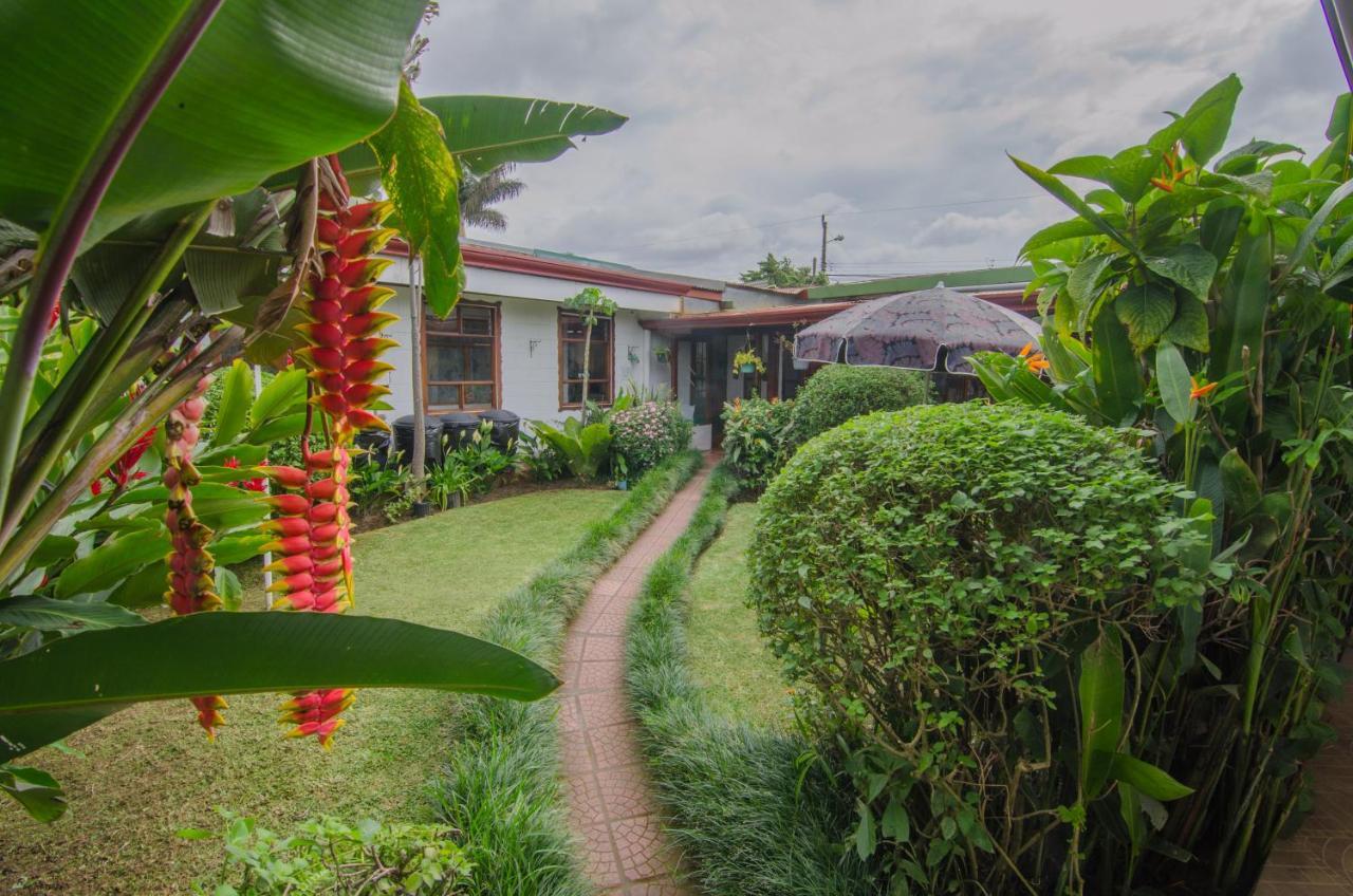 ホテル Casa Kibi Kibi サンホセ エクステリア 写真